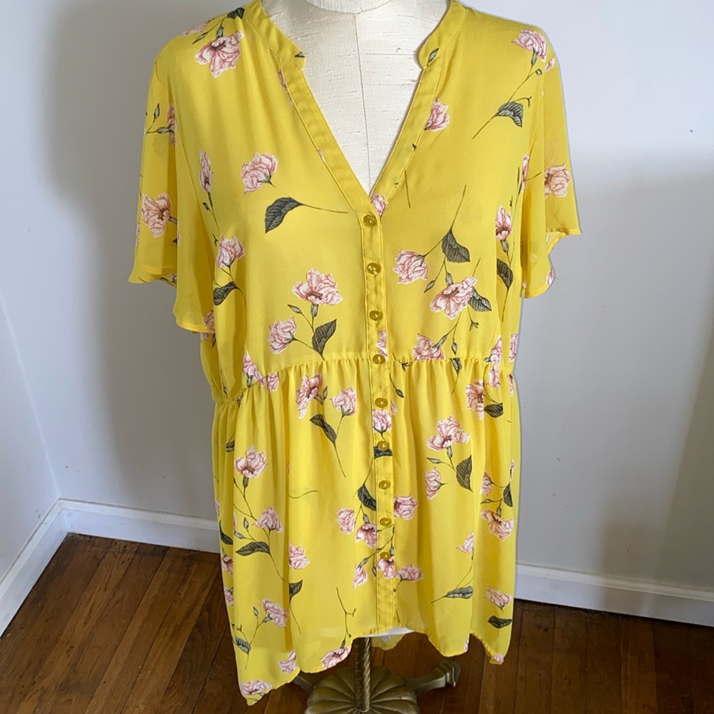 Torrid 3X high-low floral top